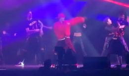 张艺兴跳舞视频,动感舞姿诠释音乐灵魂