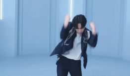 张艺兴跳舞视频,动感舞姿诠释音乐灵魂