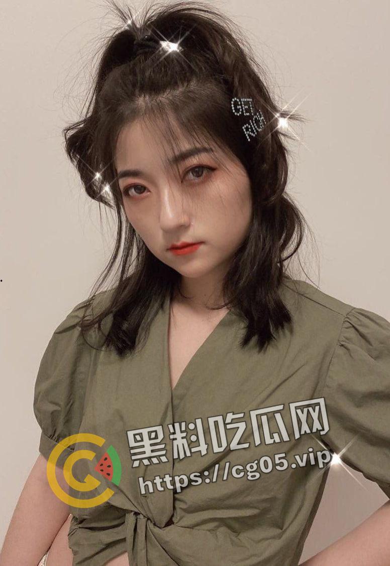 杭州网红孵化营地新媒体运营【井然】一个月就跟同事上床 还主动约闺蜜3p 奶子超级大 私密视频被流出-1