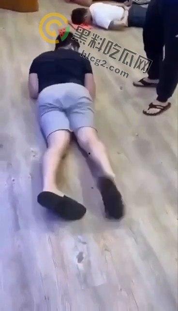 缅甸KK园区猪仔被打视频曝光，珍爱生命远离诈骗！-1