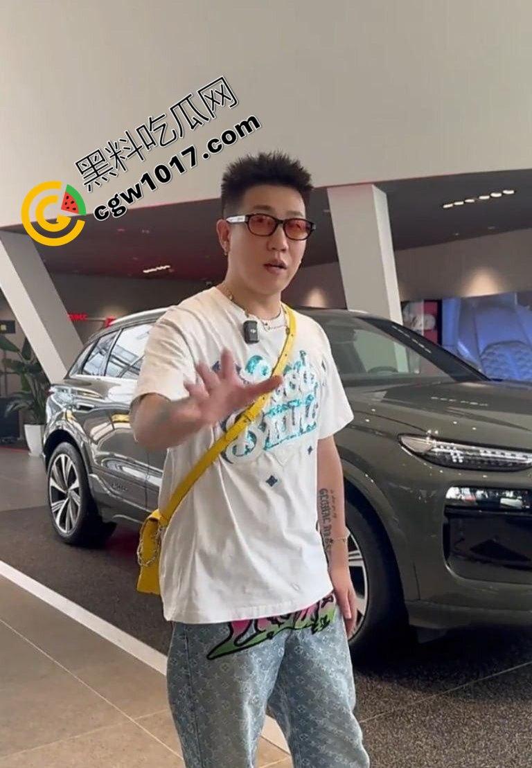 抖音百万级网红 老白不喝酒 被曝拒付3000陪滑费 女主发文控诉 身份却被实锤为外围女 完整版！-9