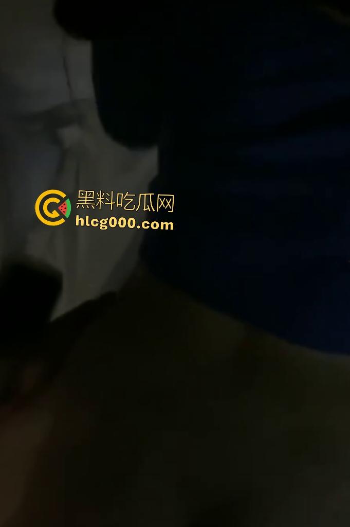 深圳宝安小学女教师【秦新钰】被教导主任迷奸，拉到教师宿舍就是一顿猛操，后入内射完全没知觉！-3