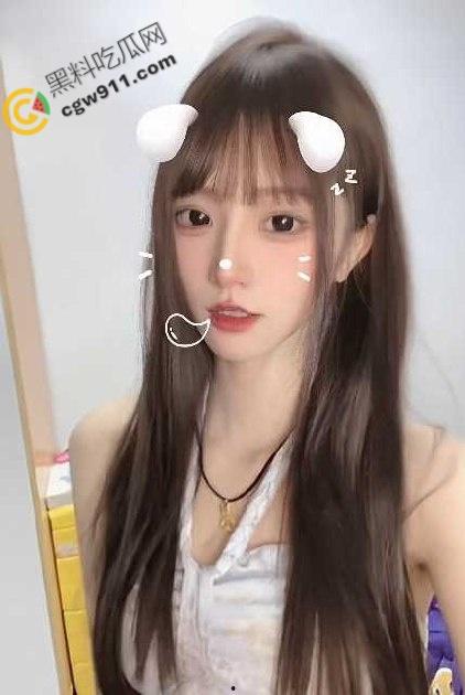 长春师范大学嫩妹【张钰背】夜店狂欢，性感装扮引猛男疯狂疼爱，深喉骑乘，一夜高潮7次，绿帽男友气炸-1